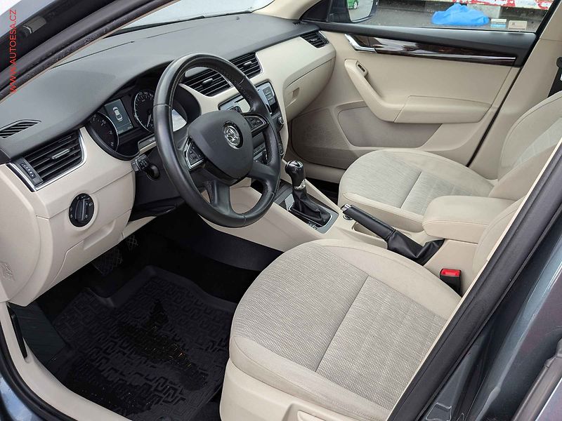 Škoda Octavia (2015) 1.8TSi, ČR, Elegance, DSG - fotka 9 z 13