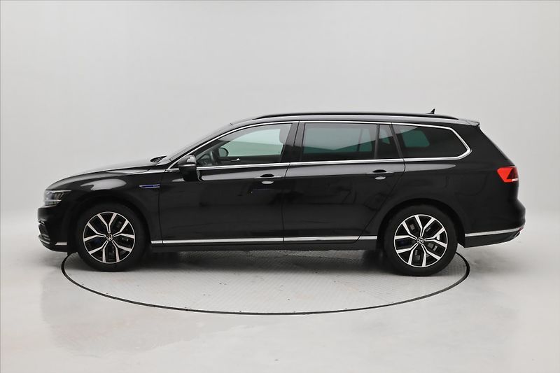 Volkswagen Passat 1,4 GTE 160 kW DSG Business Zá - fotka 8 z 30