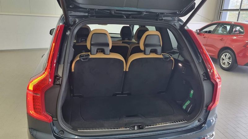 Volvo XC90 (2025) B5 2.0L 250+14 HP AT8 AWD PLUS - fotka 8 z 20