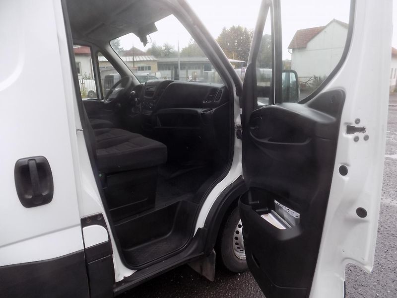 Iveco Daily (2015) 2,3 93KW 35S13 KLIMA - fotka 23 z 31