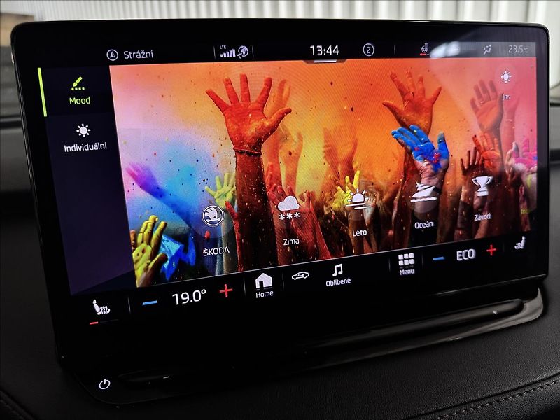 Škoda Enyaq IV80 DCC SUITE TAŽNÉ MATRIX - fotka 24 z 47