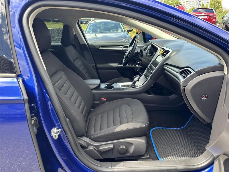 Ford Mondeo 2,0 TDCi AT WEBASTO TOP STAV - fotka 16 z 39