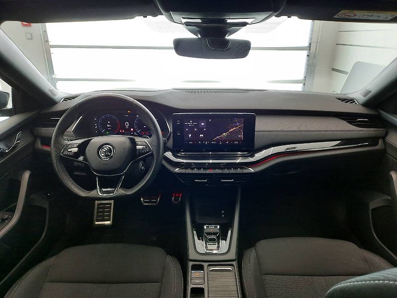 Škoda Octavia (2022) Combi Sportline 2.0 TSI 4x4 (1 - fotka 5 z 31