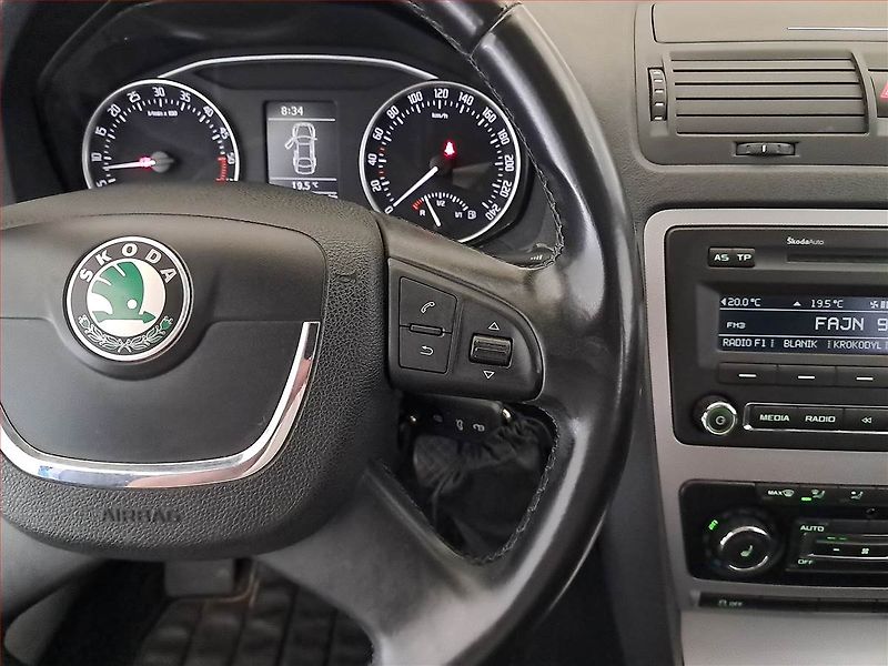 Škoda Octavia (2011) 1.6 TDI, po STK, udržované - fotka 16 z 20