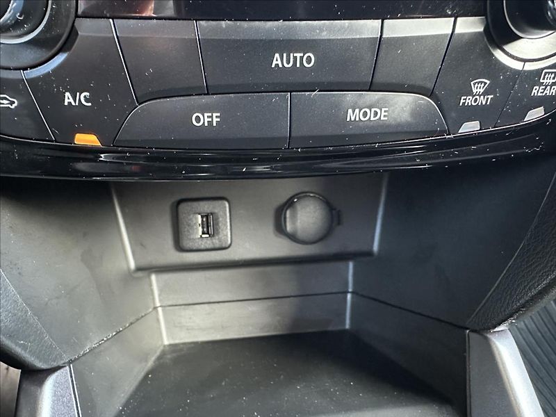 Suzuki Vitara 1,4 4x4 HYBRID - fotka 18 z 32