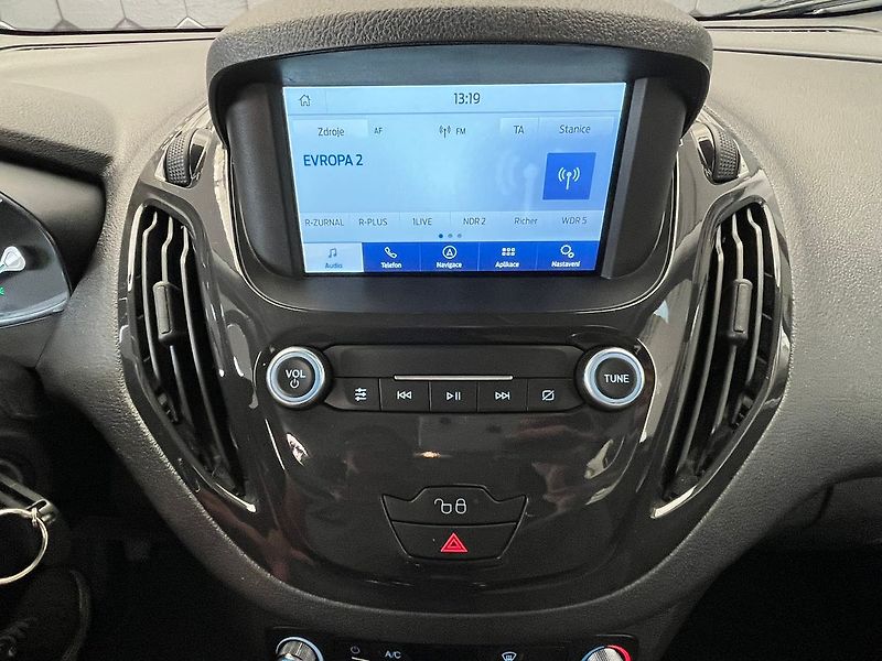 Ford Tourneo Courier Titanium 1.5 TDCi prav.servis - fotka 17 z 44
