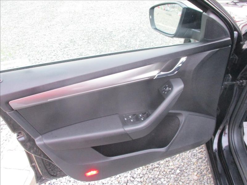 Škoda Octavia 2,0 TDI, Style,DSG,ZAMLUVENO, - fotka 19 z 47