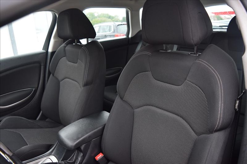 Citroën C5 2,0 HDi 103KW PO ROZVODECH - fotka 14 z 50