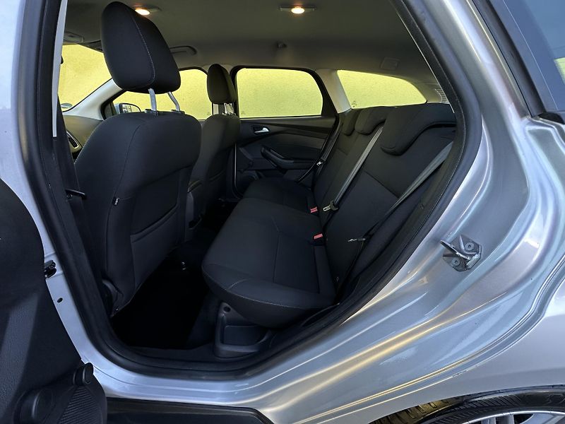 Ford Focus (2017) 2.0TDCI/110kW * KOMBI * 1.Maj. - fotka 24 z 34