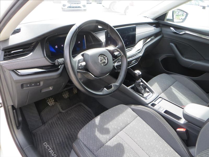 Škoda Octavia 1,5 TSI 110kW Style ČR - fotka 12 z 25