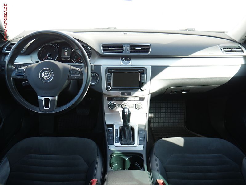 Volkswagen Passat (2012) 2.0TDi, ČR, Highline, DSG - fotka 8 z 17