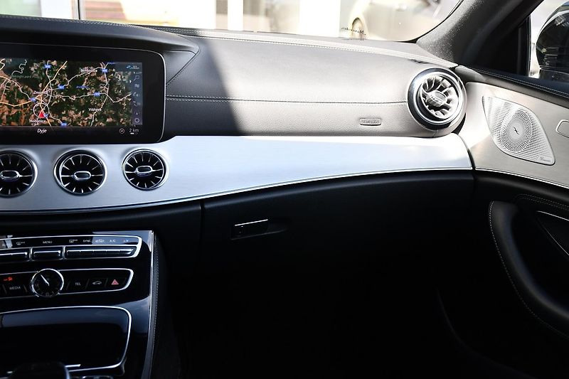 Mercedes-Benz CLS 350D AMG 4MATIC - fotka 8 z 43