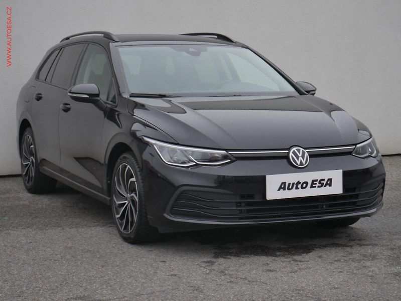 Volkswagen Golf (2021) 1.5TSi, ČR, Life, LED, park - fotografie inzerátu