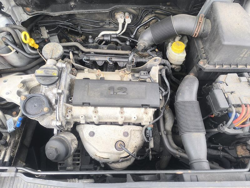 Seat Ibiza KRÁSNÁ,145KM,1.MAJITEL - fotka 16 z 16