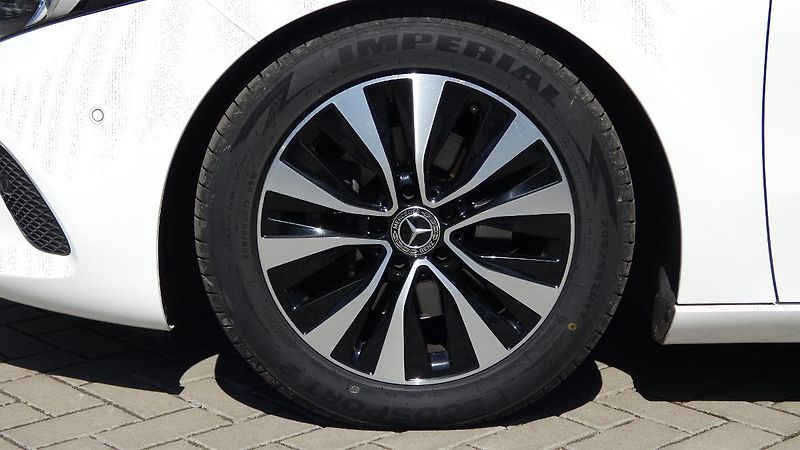 Mercedes-Benz Třídy A 180d - fotka 21 z 22