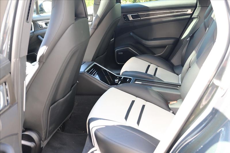 Porsche Panamera 2,9 343KW, DPH, ČR,4 E-HYBRID - fotka 46 z 77