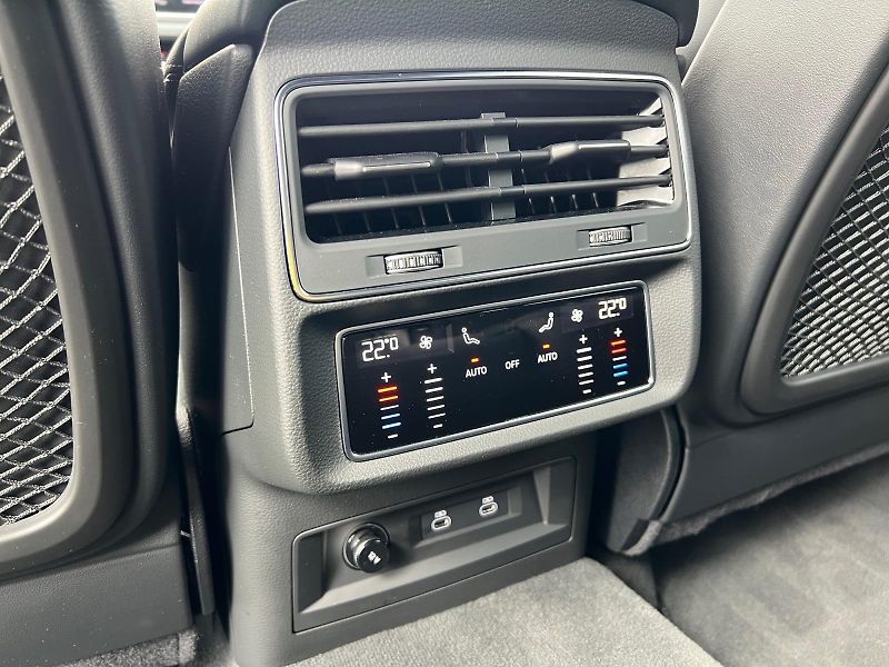 Audi Q7 (2025) S-LINE 50TDI 7MÍST TAŽNÝ DPH  - fotka 20 z 32