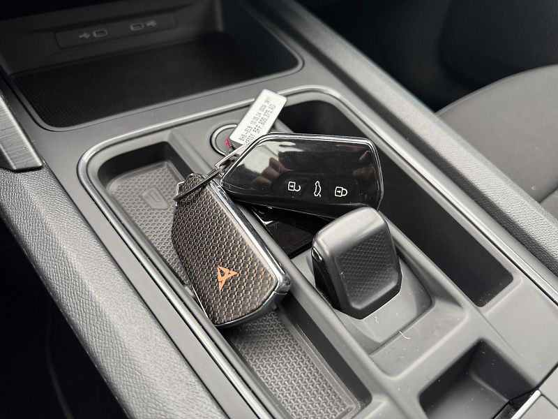 Cupra Formentor 1.5Tsi*CZ*DPH*1-MAJ*ZARUKA* - fotka 41 z 43