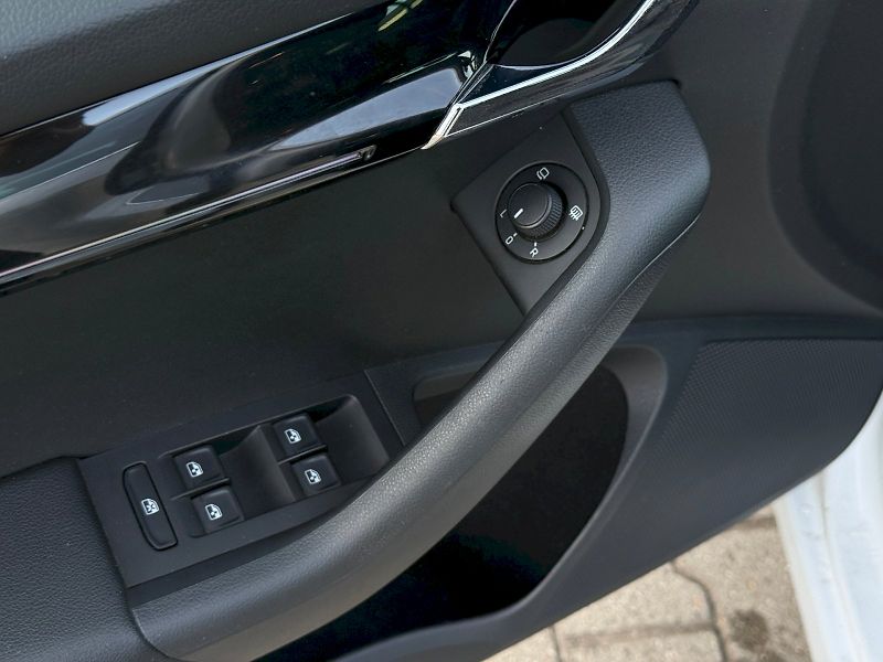 Škoda Octavia (2019) Combi 2.0 Tdi 135 kW DSG 4x4 L - fotka 14 z 27