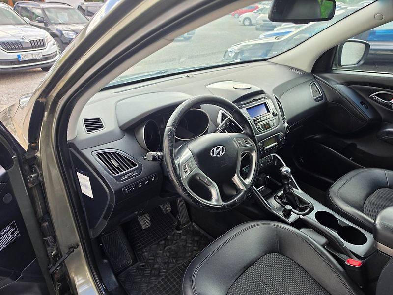 Hyundai ix35 (2012) 2.0 CRDi 4WD - fotka 20 z 34
