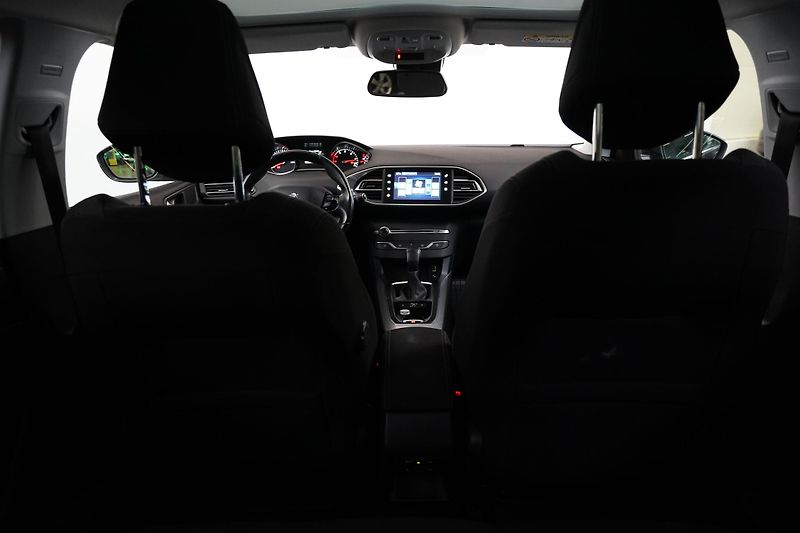 Peugeot 308 - fotka 27 z 29