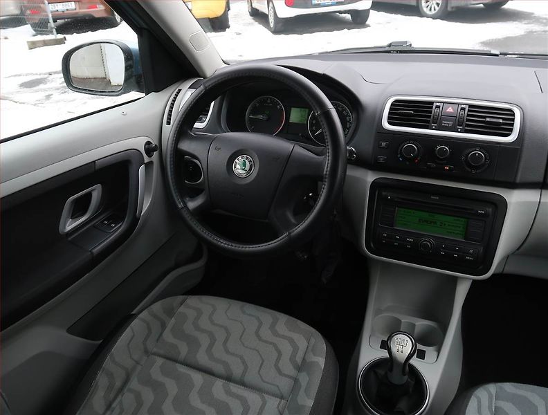 Škoda Roomster (2007) Style 1.4 TDi, slušný stav - fotka 7 z 15