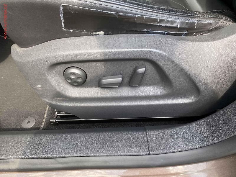 Volkswagen Tiguan (2012) 2.0 TDi, Sport, TZ, kůže, - fotka 13 z 15