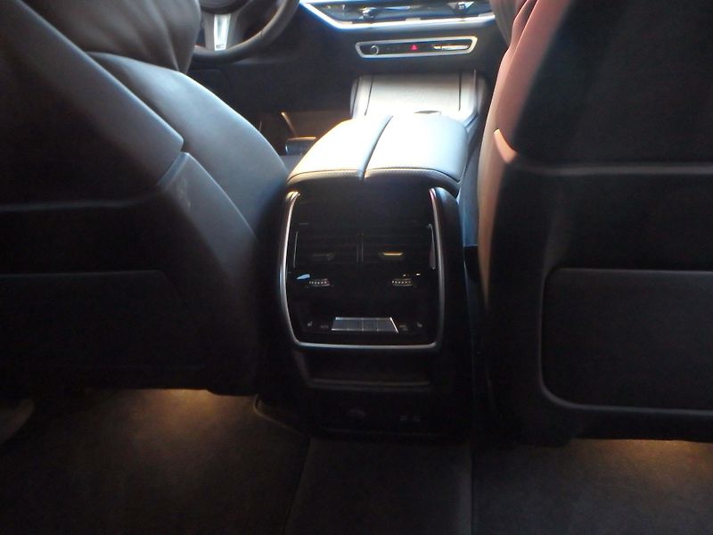 BMW X7 (2025) xDrive40d, INDIVIDUAL,xOffroad - fotka 21 z 30
