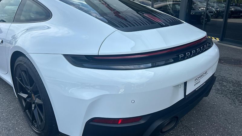 Porsche 911 Carrera 290KW - fotka 13 z 26