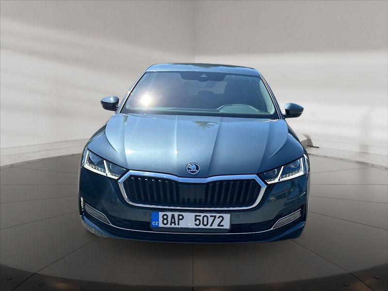 Škoda Octavia 2,0 TDI 110 Style AT - fotka 2 z 11