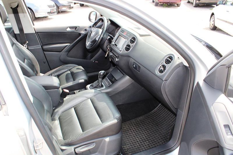 Volkswagen Tiguan (2010) REZERVACE - fotka 13 z 15