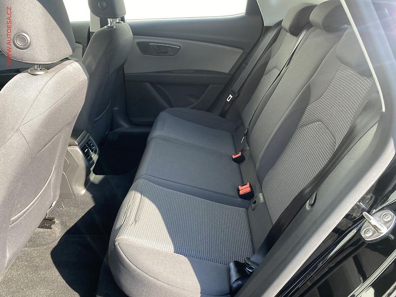 Seat Leon (2019) 1.5 TSi, Style, LED, +kola - fotka 10 z 18