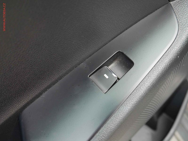 Hyundai Tucson (2019) 1.6 T-GDi, ČR, Trikolor, navi - fotka 12 z 20