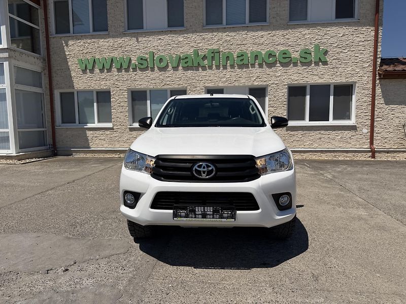 Toyota Hilux (2020) - fotka 2 z 9