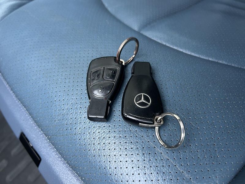 Mercedes-Benz Třídy E E 220 CDI Elegance - fotka 17 z 35