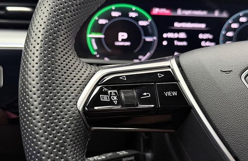 Audi Q8 e-tron 55 Sportback Q 360 Matrix Pano - fotka 20 z 36