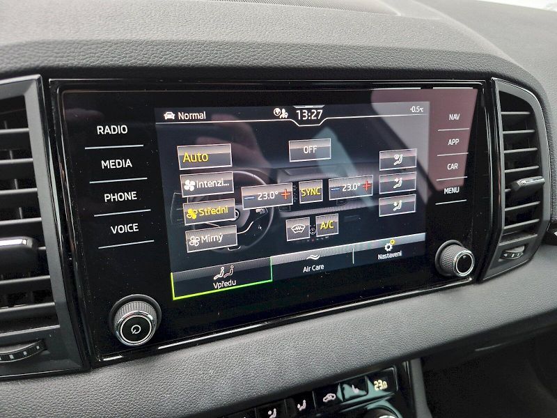 Škoda Karoq (2024) Sportline 2.0 TDI 110kW DSG - fotka 19 z 28