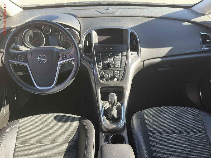 Opel Astra (2011) 1.4 T, 1.maj, AC, tempo - fotka 8 z 18