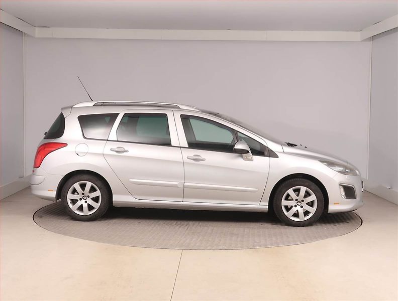 Peugeot 308 (2012) 1.6 HDi, Navi, Xenony - fotka 6 z 17