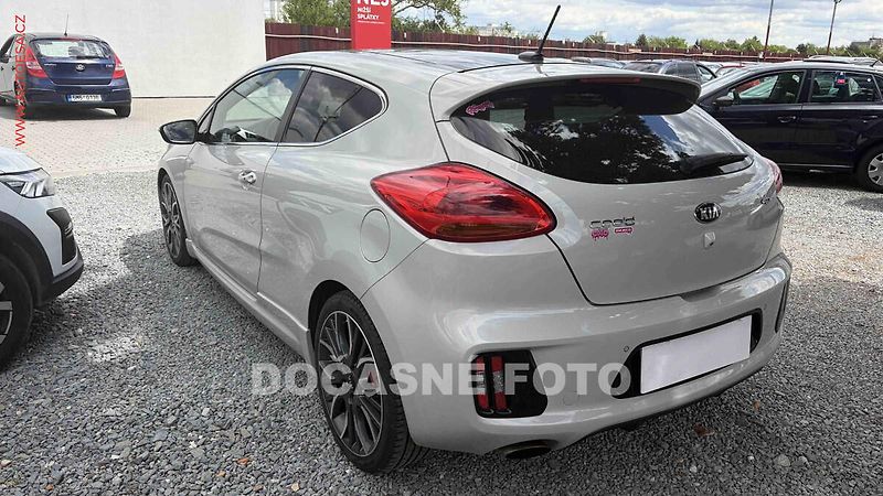 Kia Ceed (2014) 1.6T-GDi, servis.kniha - fotka 2 z 3