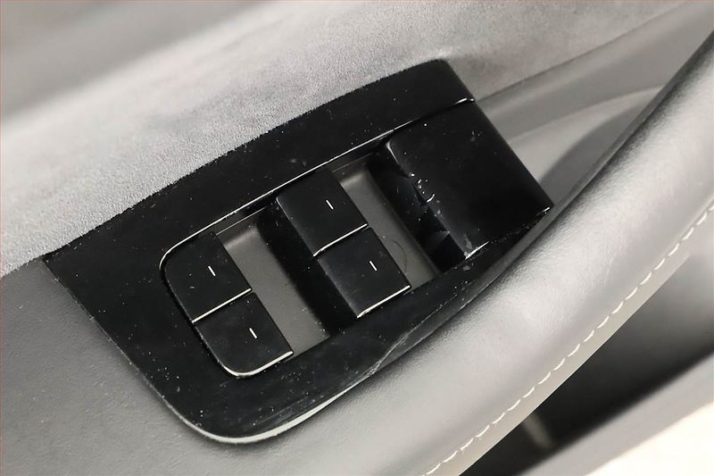 Tesla Model 3 (2019) Long Range 4WD 78kWh, SoH 82% - fotka 9 z 20