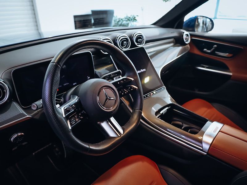Mercedes-Benz GLC 300e 4Matic AMG - fotka 10 z 29
