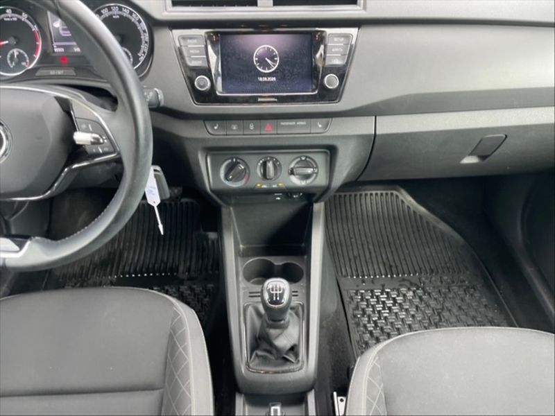 Škoda Fabia 1,0 TSI 70 Ambition - fotka 10 z 11