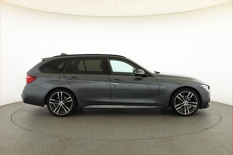 BMW Řada 3 (2019) 320 d xDrive, 4X4, Automat - fotka 6 z 21