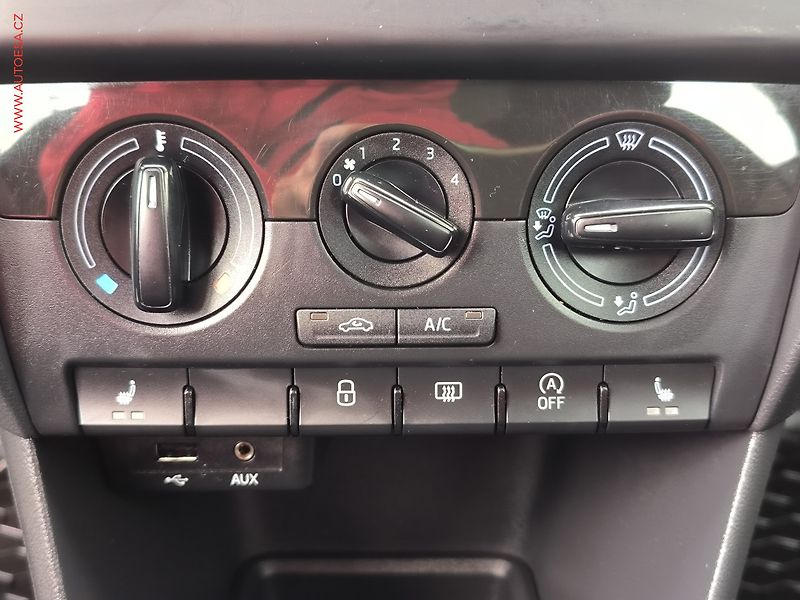 Škoda Rapid (2017) 1.0 TSI, ČR, AC, výhřev sed. - fotka 13 z 18
