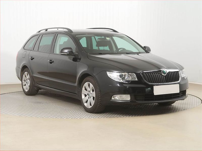 Škoda Superb (2012) 1.6 TDI, po STK, Tažné - fotografie inzerátu