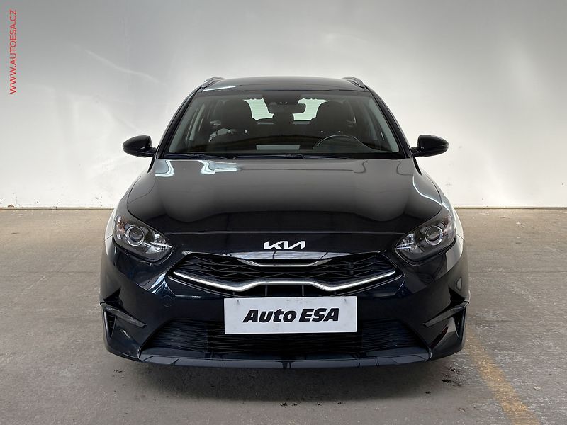 Kia Ceed (2023) 1.5 T-GDi SW, 2.maj,ČR, Spin - fotka 2 z 16