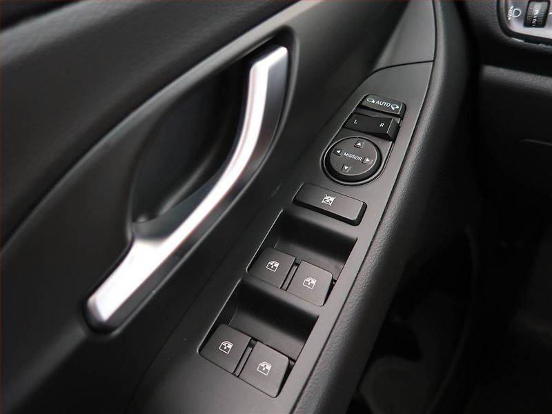 Hyundai i30 (2023) Komfort 1.0 T-GDI, ČR,1.maj - fotka 17 z 19