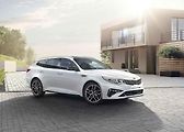 Kia Optima SW PHEV. Emise: 33 g/CO2 na km. Spotřeba: 1,4 l/100 km.