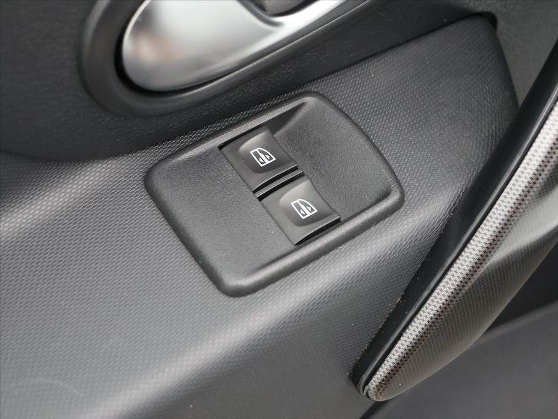 Dacia Sandero 1,0 TCe LPG Stepway Open CZ - fotka 15 z 33